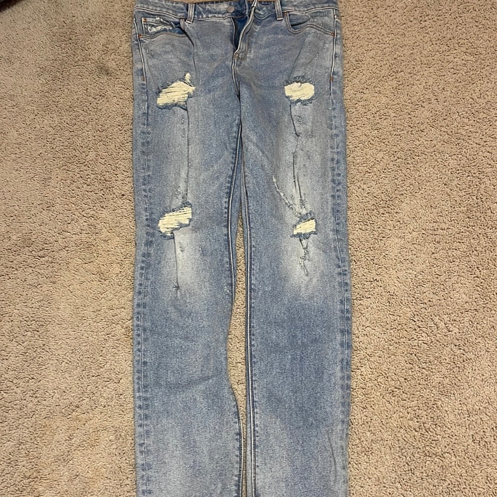 Light wash skinny jean